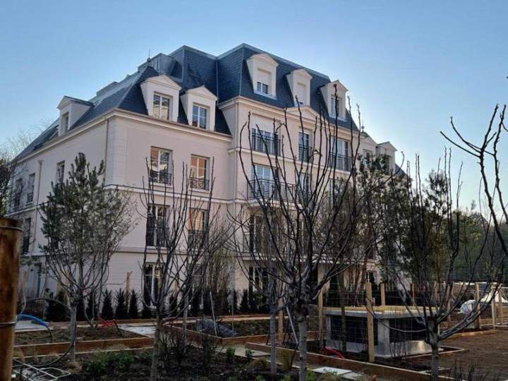 Immeuble bourgeois avec aménagement paysager de standing Créteil