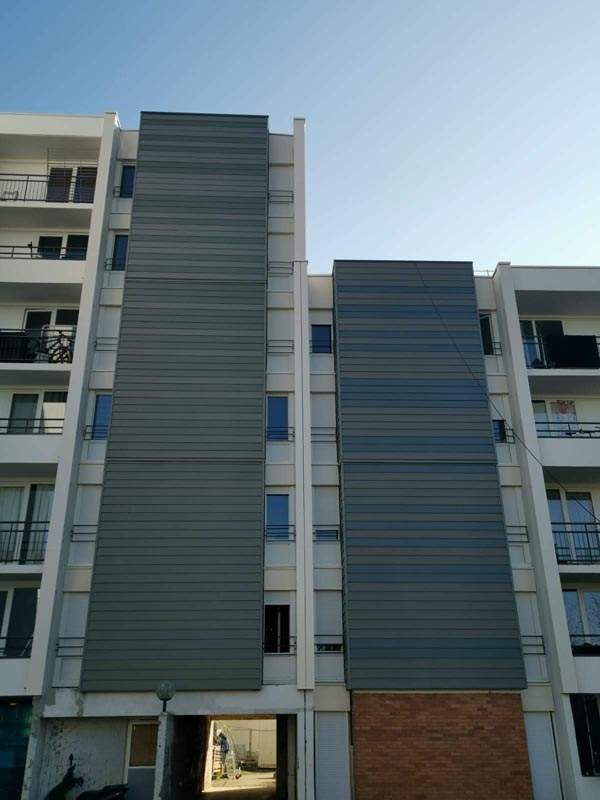 Façade contemporaine avec intégration de bardage métallique Créteil