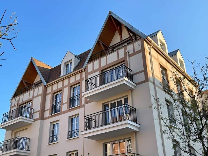 Architecture résidentielle avec éléments en colombage Créteil